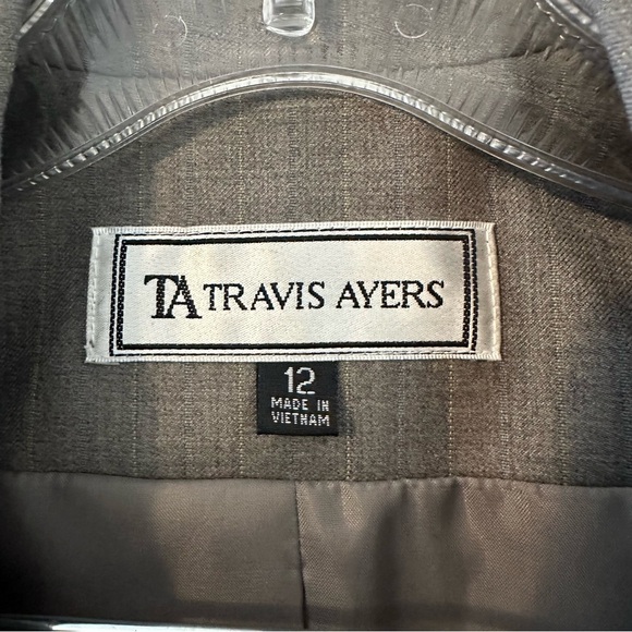 Travis Ayers Vintage Grey Pinstriped Women’s Blazer - Picture 6 of 8